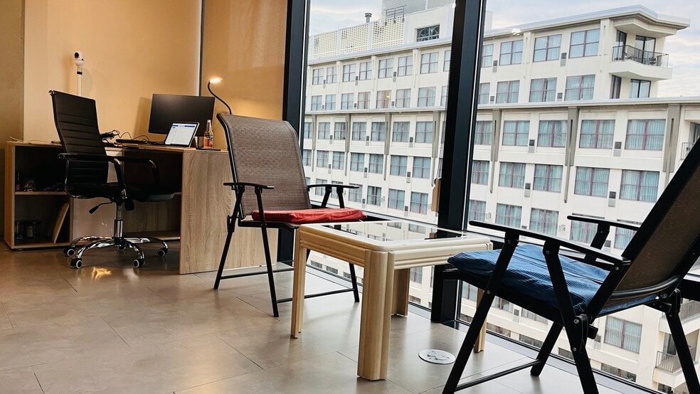 Building Photo - 1133 14th St NW