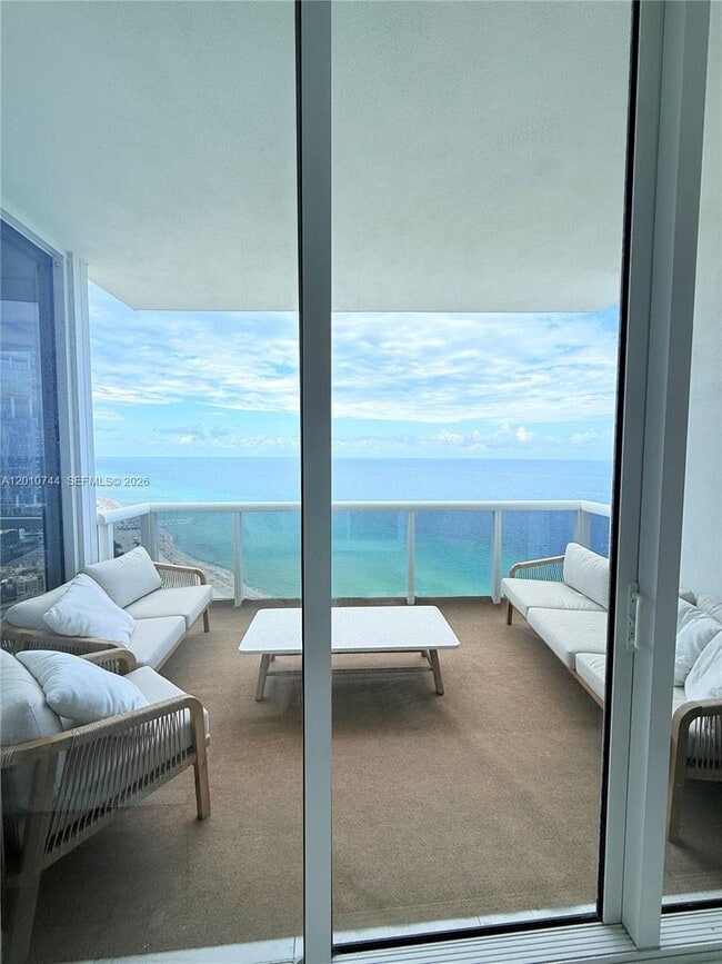 Building Photo - 18201 Collins Ave
