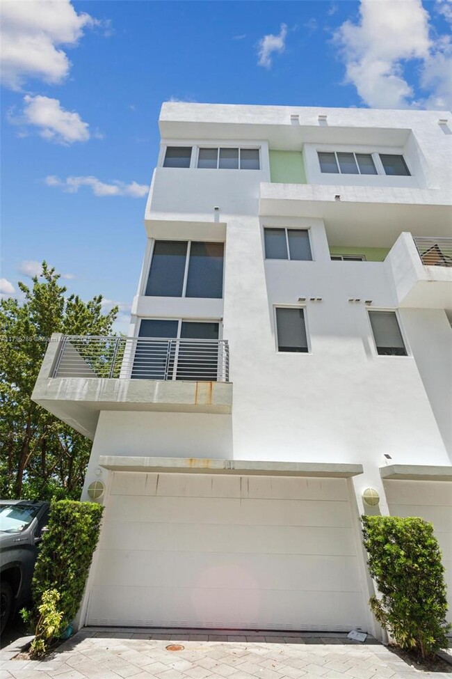 Building Photo - 101 N Shore Dr