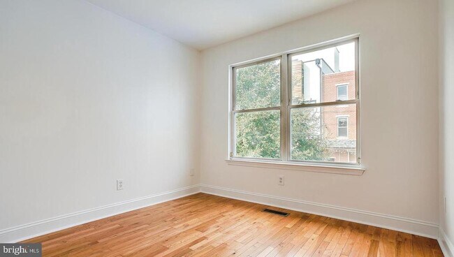 Building Photo - 1324 N Hancock St