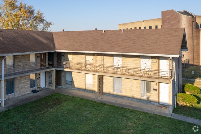 Primary Photo - 1724-1730 Tempest Way