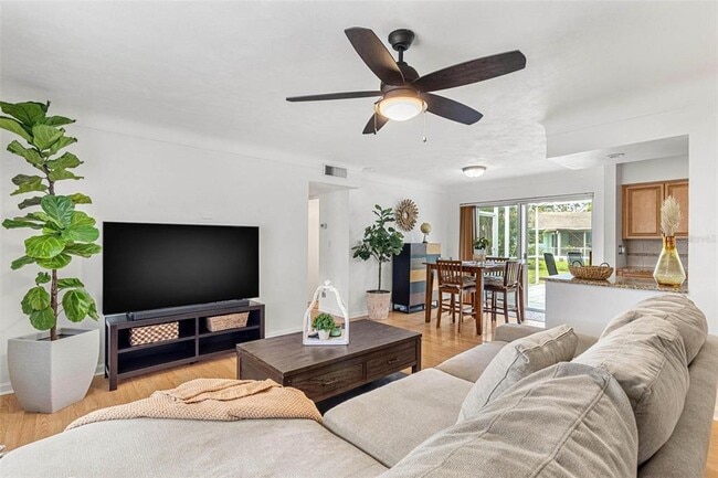 Building Photo - 6190 36th Ave N