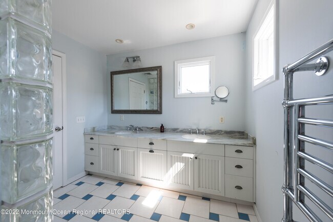 Building Photo - 164 Osborne Ave