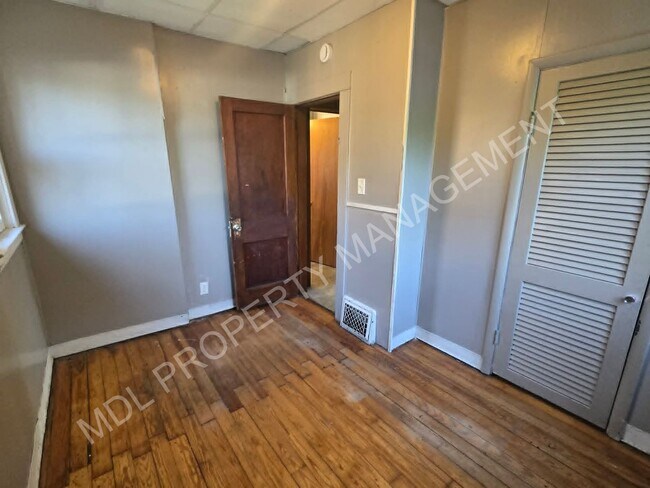 Building Photo - 3-Bedroom House in Saginaw