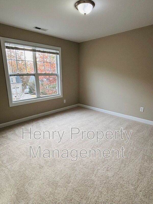 Building Photo - 404 Acorn Falls Ct