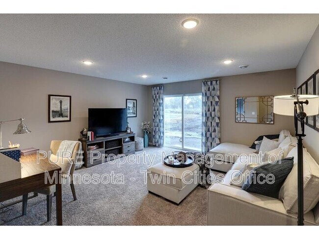 Building Photo - 6613 Jasmine Ave S