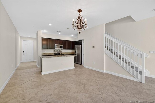 Building Photo - 9504 SW Otter Ln