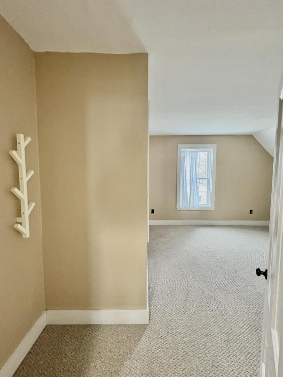 Building Photo - 14 Maple St