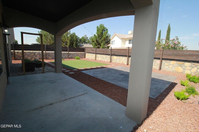 Building Photo - 509 Cedarwood Ave