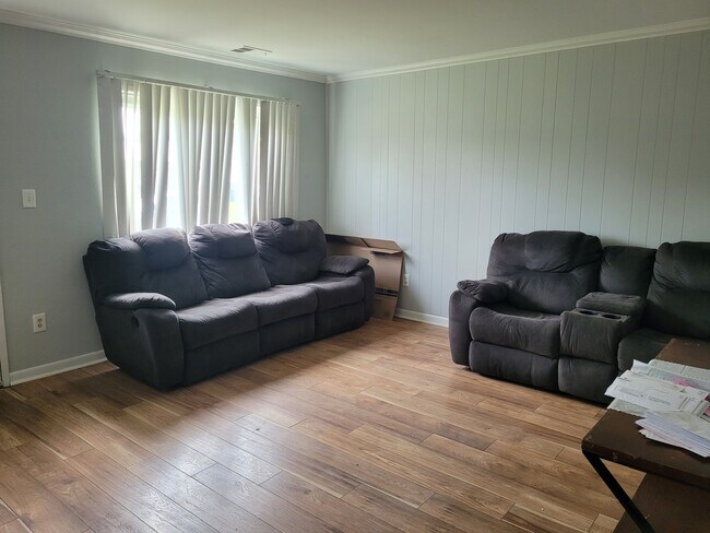 Living room - 3332 Ainsworth Dr