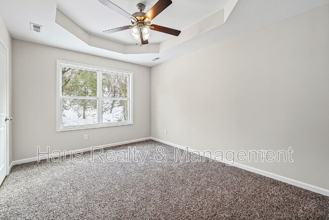 Building Photo - 839 Cumberland Dr