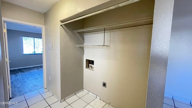 Building Photo - 11040 Sunshine Ct