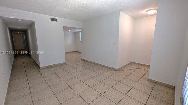 Building Photo - 3525 SW 25th St