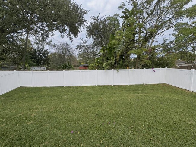 Building Photo - 699 W Kaley St