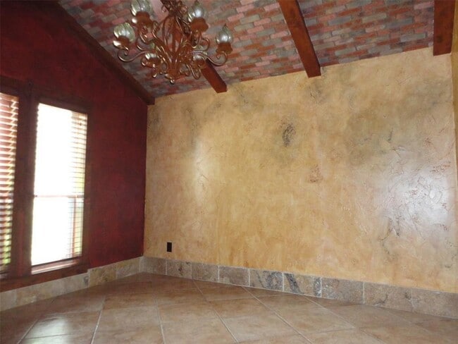Building Photo - 4323 Colombia Dr