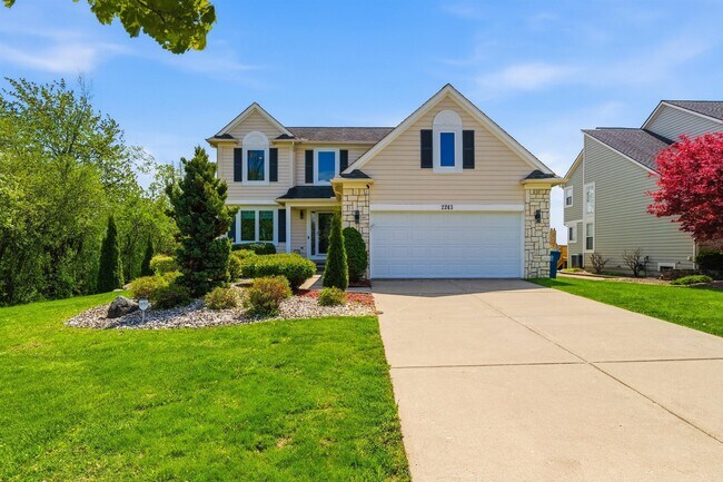Building Photo - 2243 Sun Valley Dr