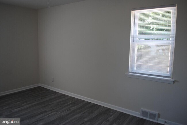 Building Photo - 223 Central Ave