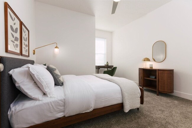 Building Photo - 1428 S Colorado Ave