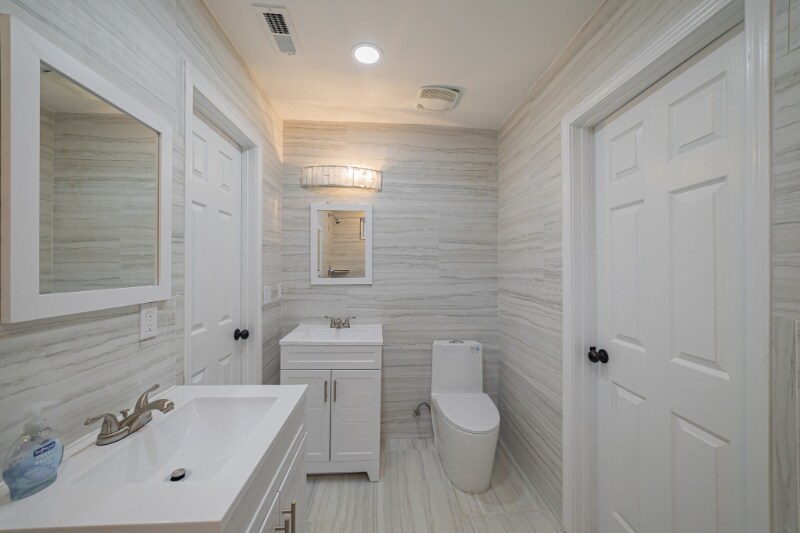 Building Photo - 825 Market St