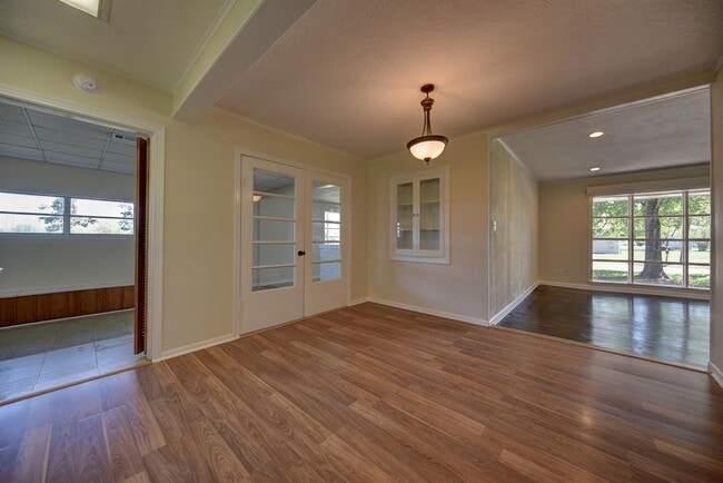 Building Photo - 415 Silliman St