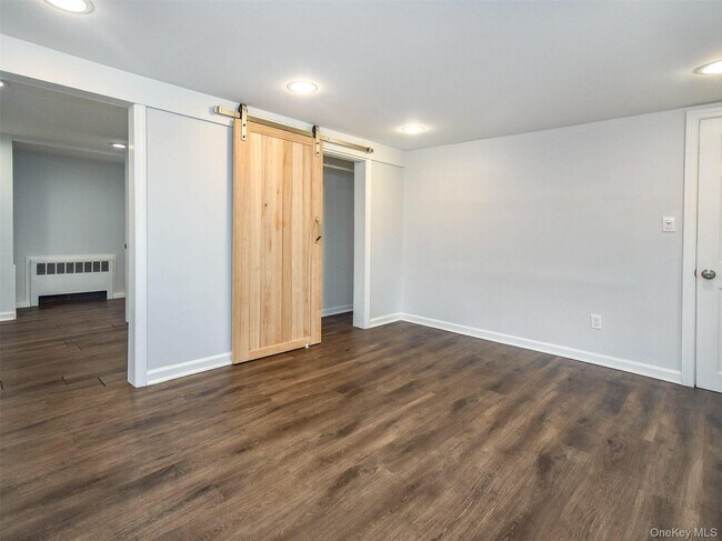 Building Photo - 3 Pequot Ave