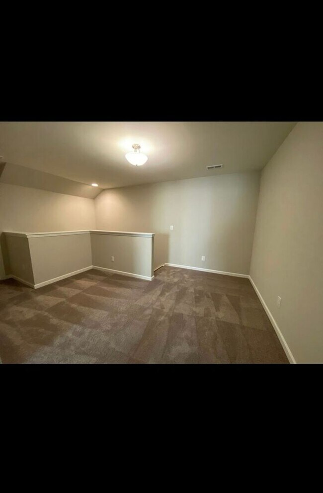 Building Photo - Charming 3BR House in Charlotte