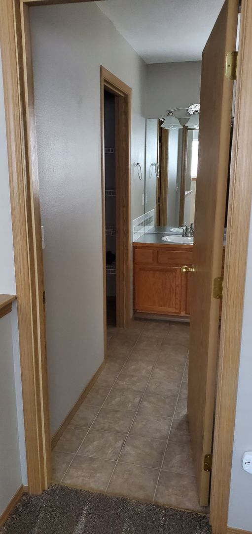 Building Photo - 3 Bedroom 2.5 Bath Home In Eagle Ridge - A...