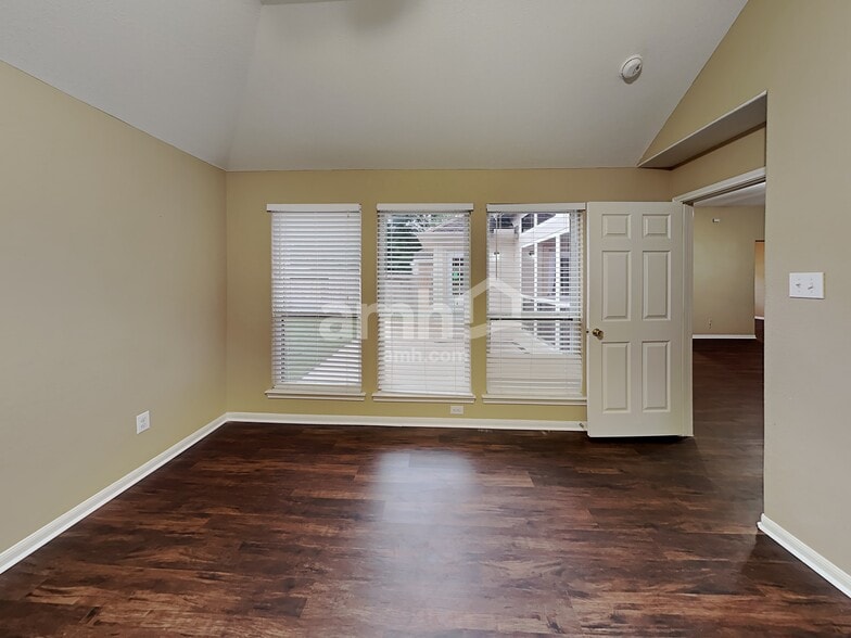 Building Photo - 22722 Canyonback Ct