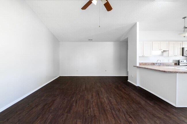 Building Photo - 5124 Rugby Rd