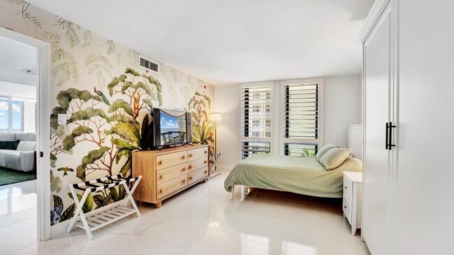 Building Photo - 5380 N Ocean Dr