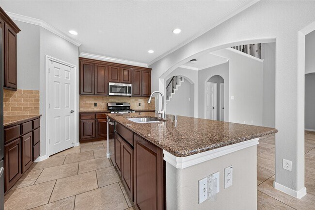 Building Photo - 50 Vershire Cir