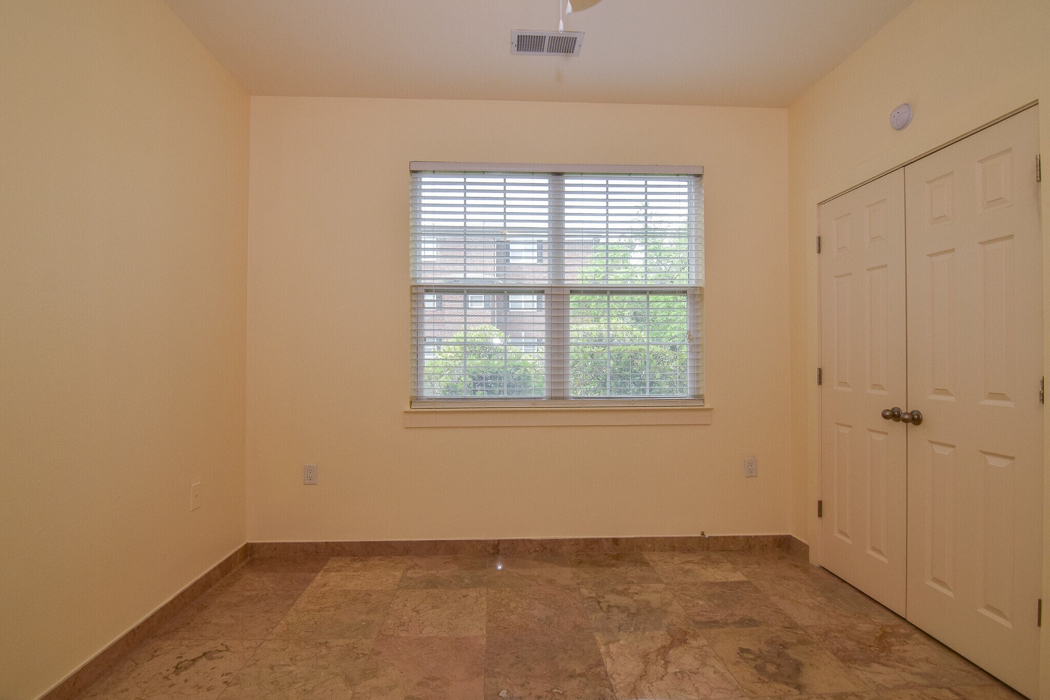 Building Photo - 1481 Cambridge Lakes Dr