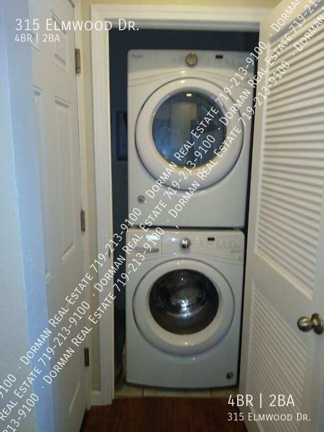 Building Photo - 315 Elmwood Dr