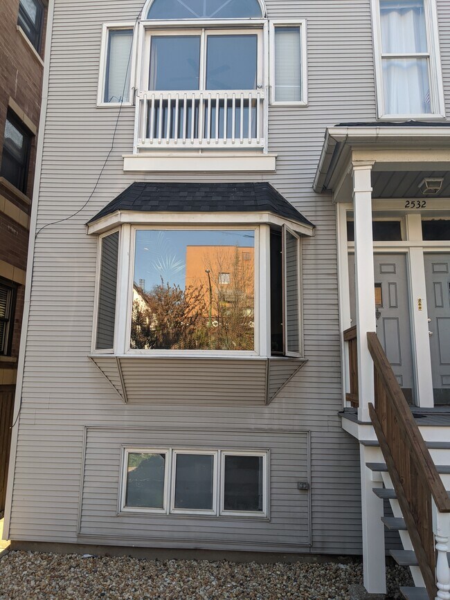 Building Photo - 2532 N Ashland Ave