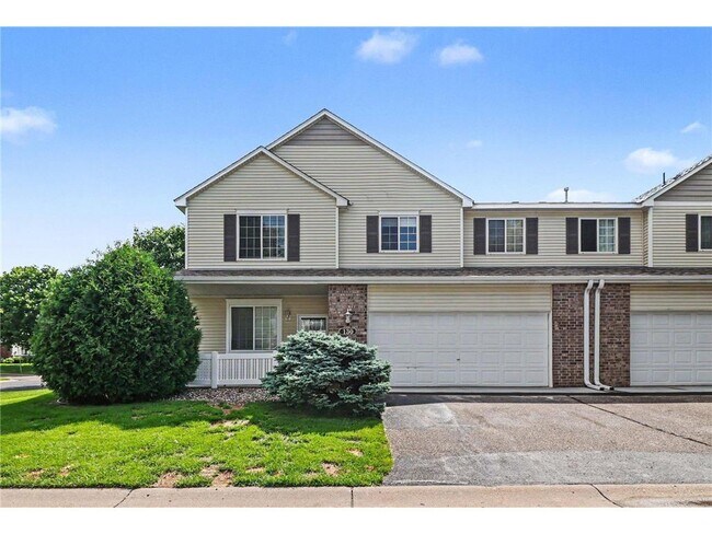 Building Photo - 130 River Woods Dr W