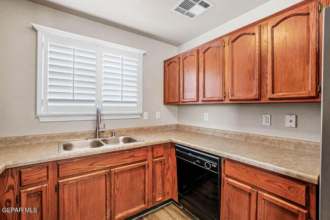 Building Photo - 14041 Sandy Rock Dr