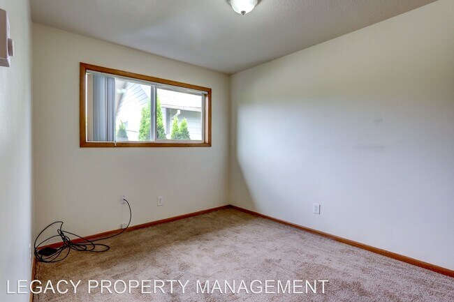 Building Photo - 11580 SW Hall Blvd