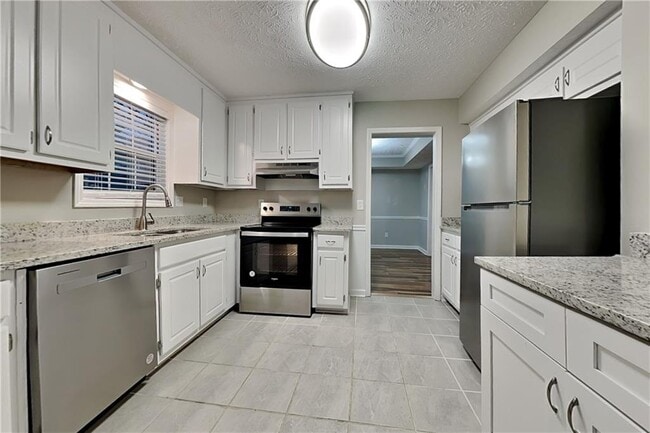 Building Photo - 1570 Rose Pointe Dr