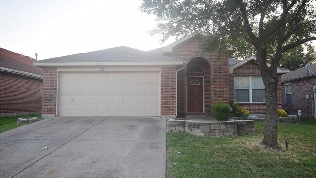 Building Photo - 3506 Nandina Dr