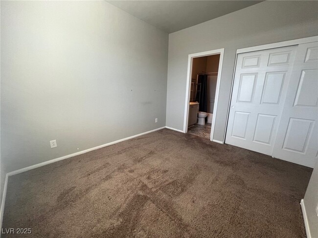 Building Photo - 10471 Meadow Village St