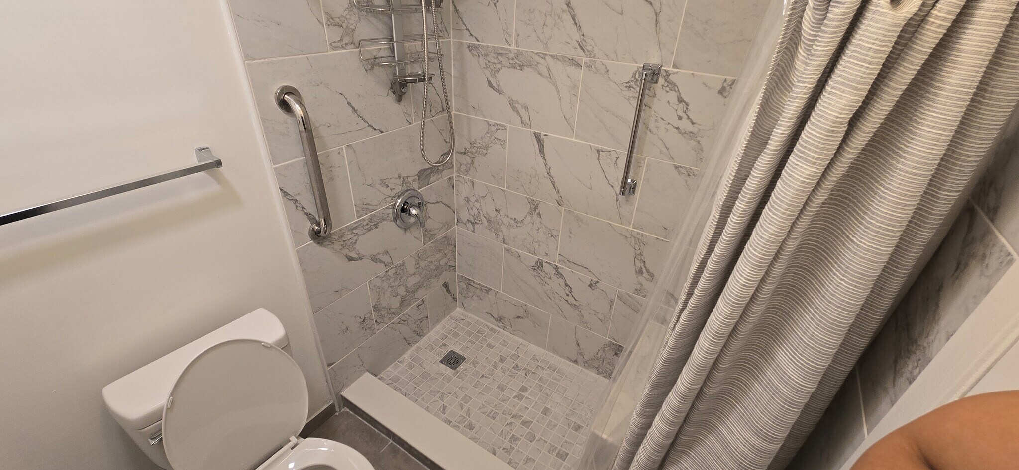 Upstairs Bathroom - 70 Rittenhouse Dr