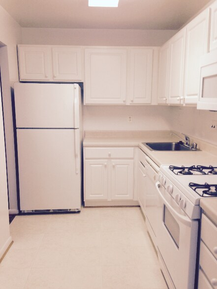 Building Photo - 4020 Washington Blvd