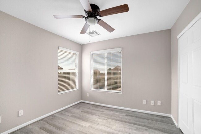 Building Photo - STUNNING SUMMERLIN GEM! 3-BEDROOM 2.5 BATHS!