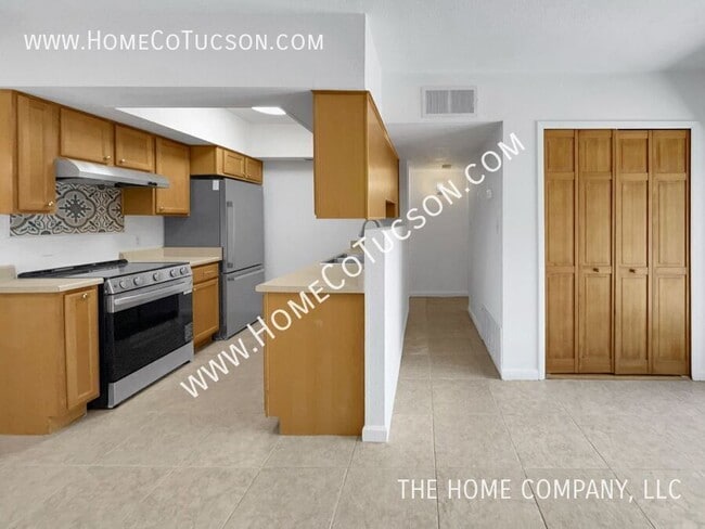 Building Photo - 823 Calle Virada