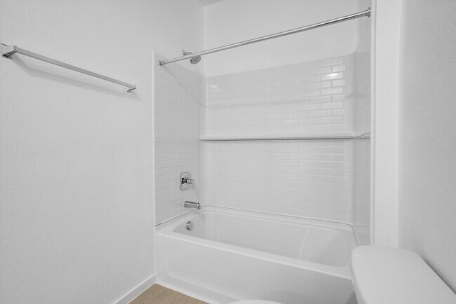 Building Photo - 511 Louis Ln