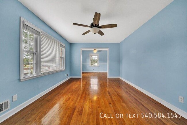 Building Photo - 5001 Hildebrand Rd NW