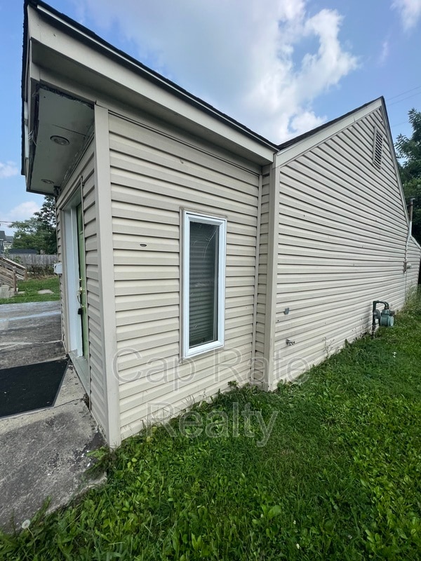Building Photo - 1043 E 17th Ave