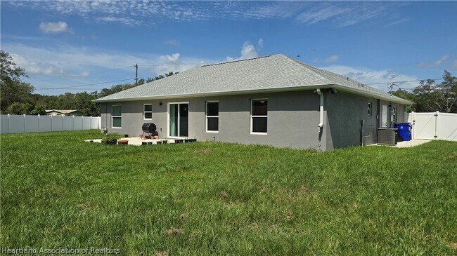 Building Photo - 1870 N Zenith Rd