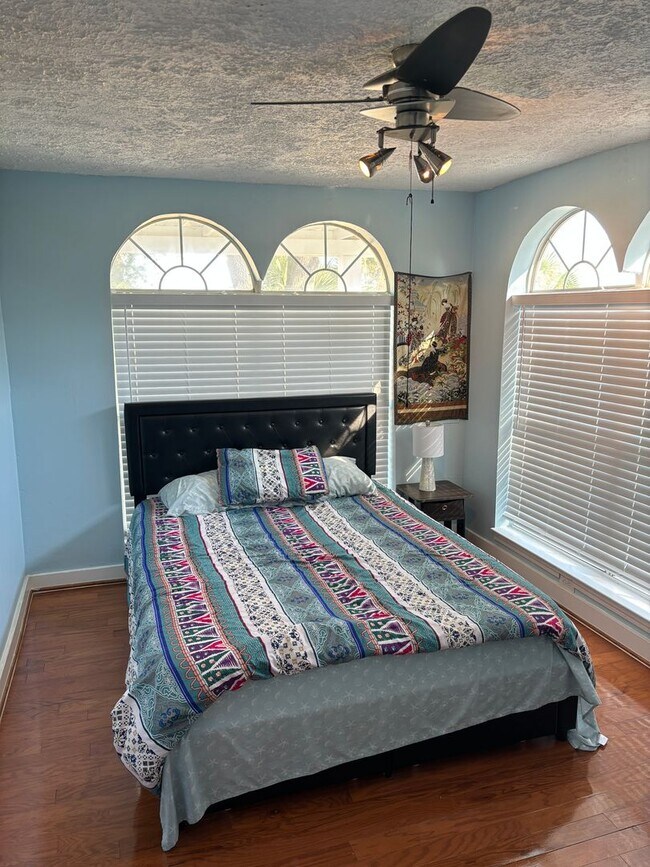 Building Photo - Breathtaking views of Perdido Bay!