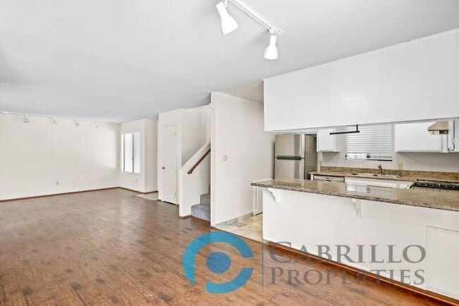 Building Photo - 629 Bonair Way